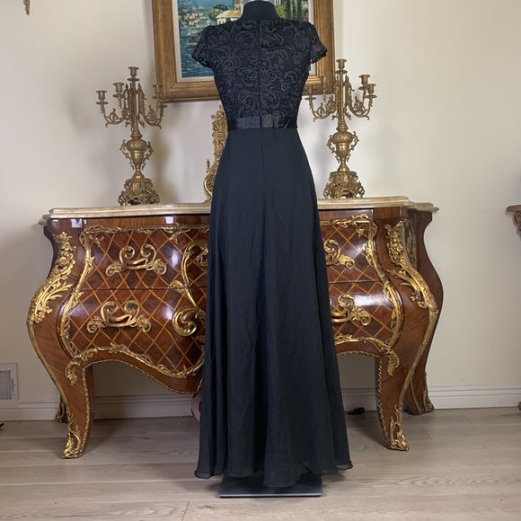 NWT black Meier Collection formal embroidered evening dress. Beautiful dress - Picture 2 of 5